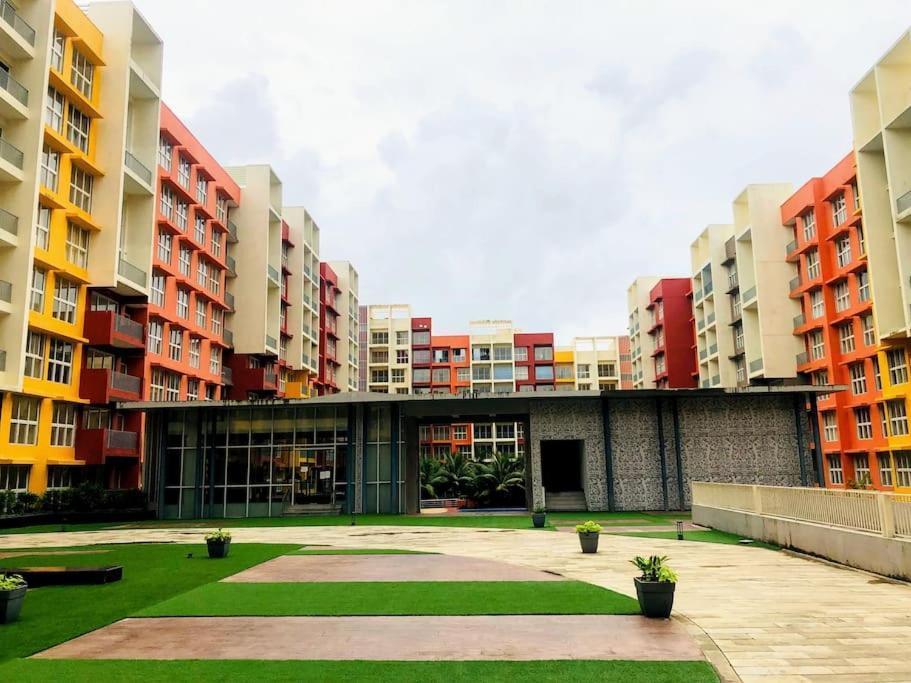 Lovely 2-Bedroom Sea View Serviced Apartment Dabolim Goa Εξωτερικό φωτογραφία