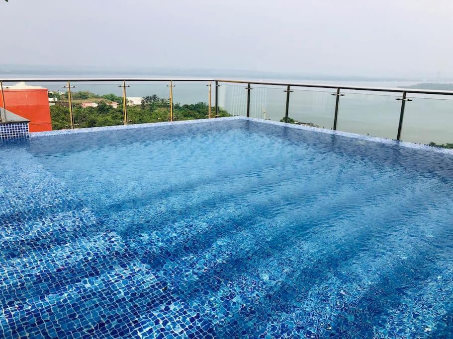 Lovely 2-Bedroom Sea View Serviced Apartment Dabolim Goa Εξωτερικό φωτογραφία