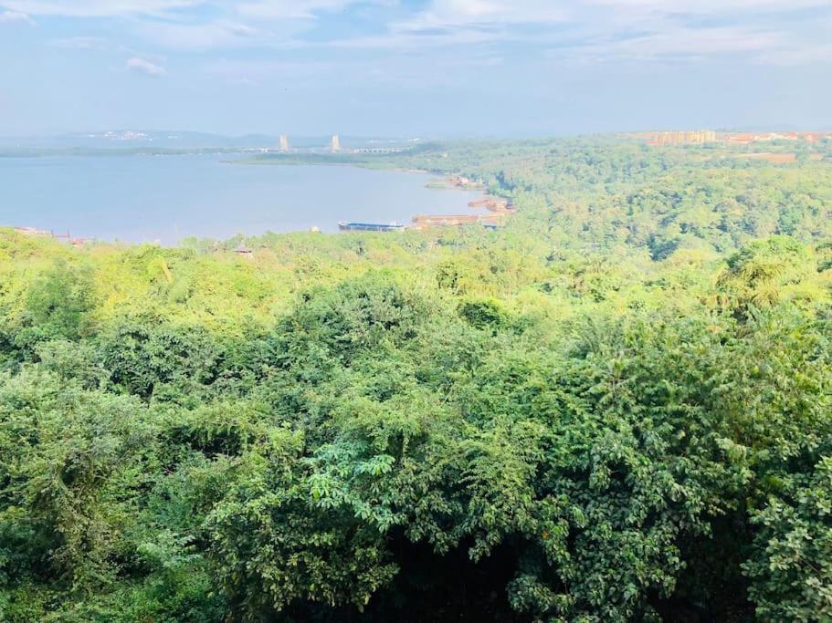 Lovely 2-Bedroom Sea View Serviced Apartment Dabolim Goa Εξωτερικό φωτογραφία
